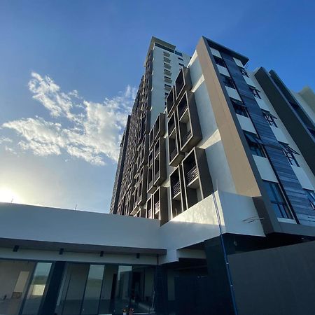Elijah Hotel 다스마리냐스 외부 사진