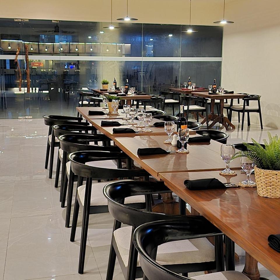 Elijah Hotel 다스마리냐스 외부 사진