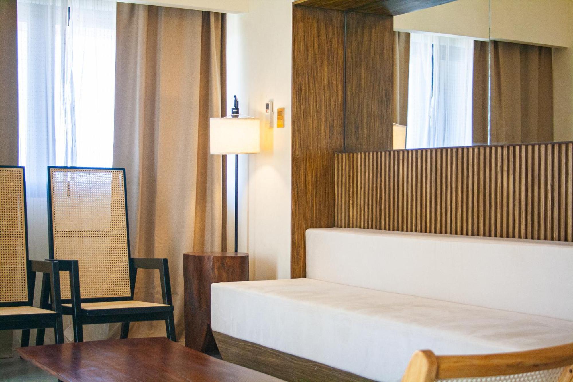 Elijah Hotel 다스마리냐스 외부 사진