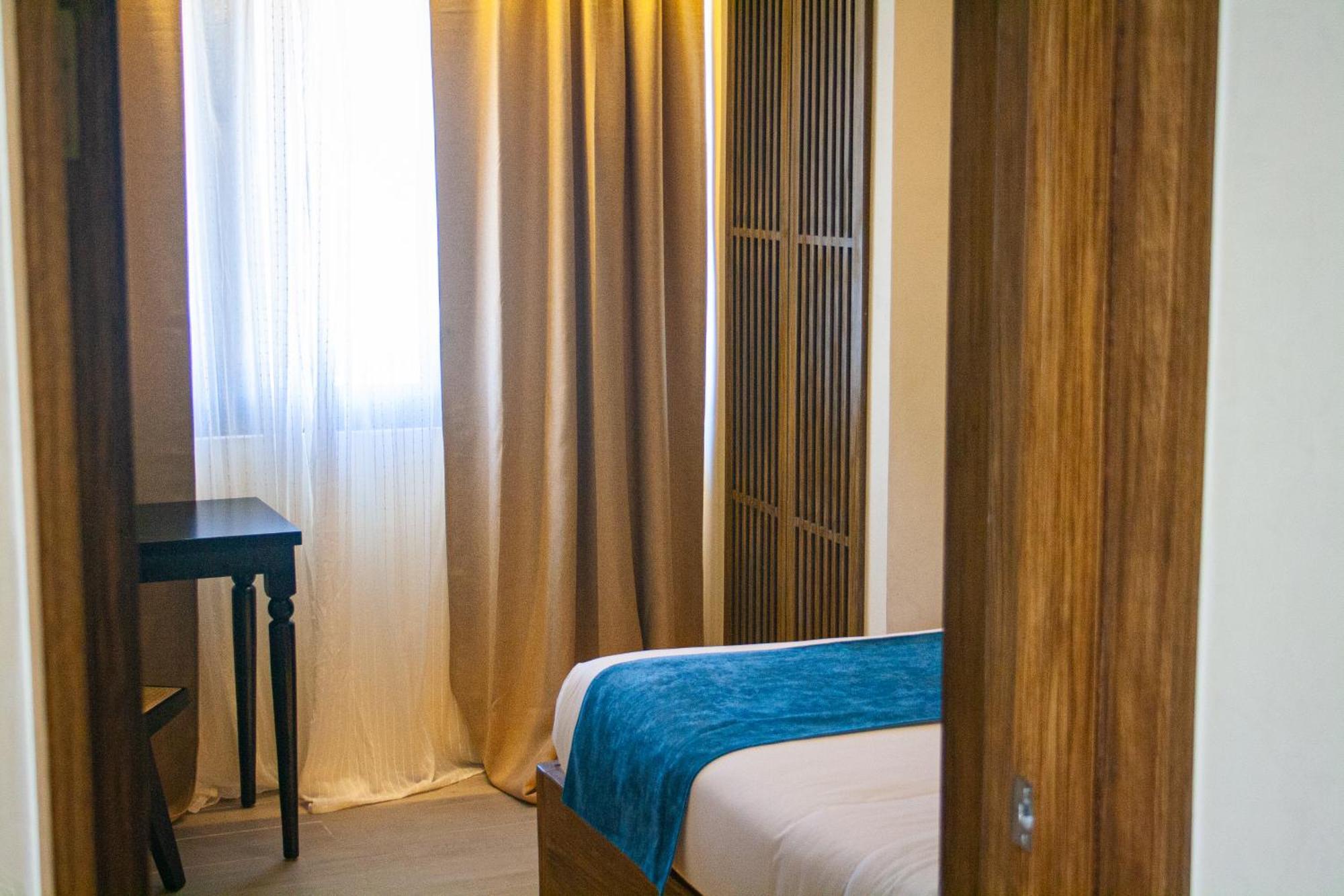 Elijah Hotel 다스마리냐스 외부 사진