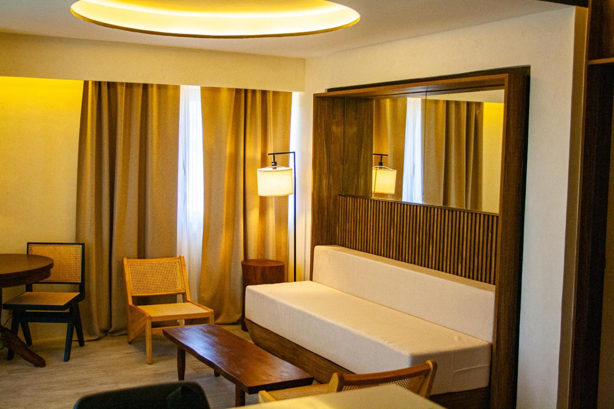 Elijah Hotel 다스마리냐스 외부 사진