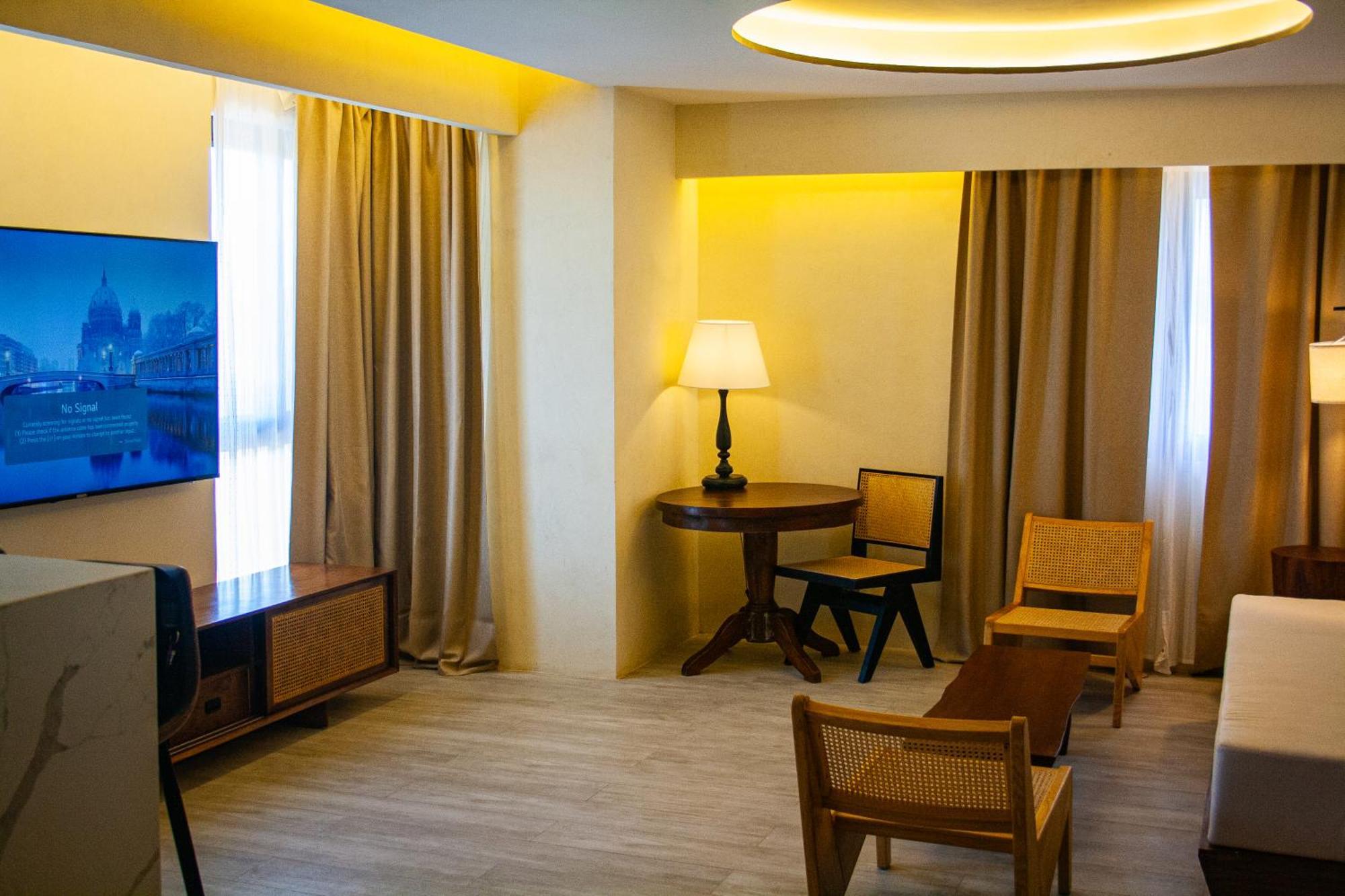 Elijah Hotel 다스마리냐스 외부 사진