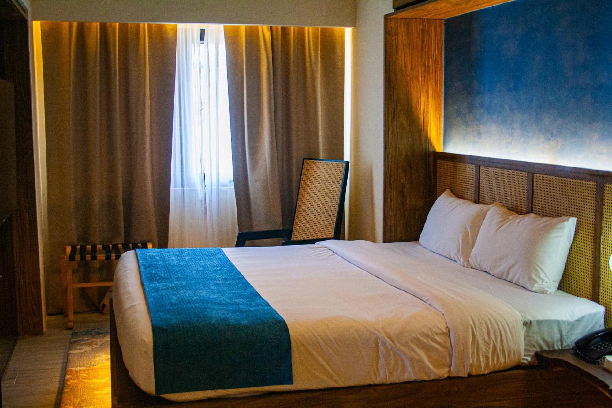 Elijah Hotel 다스마리냐스 외부 사진
