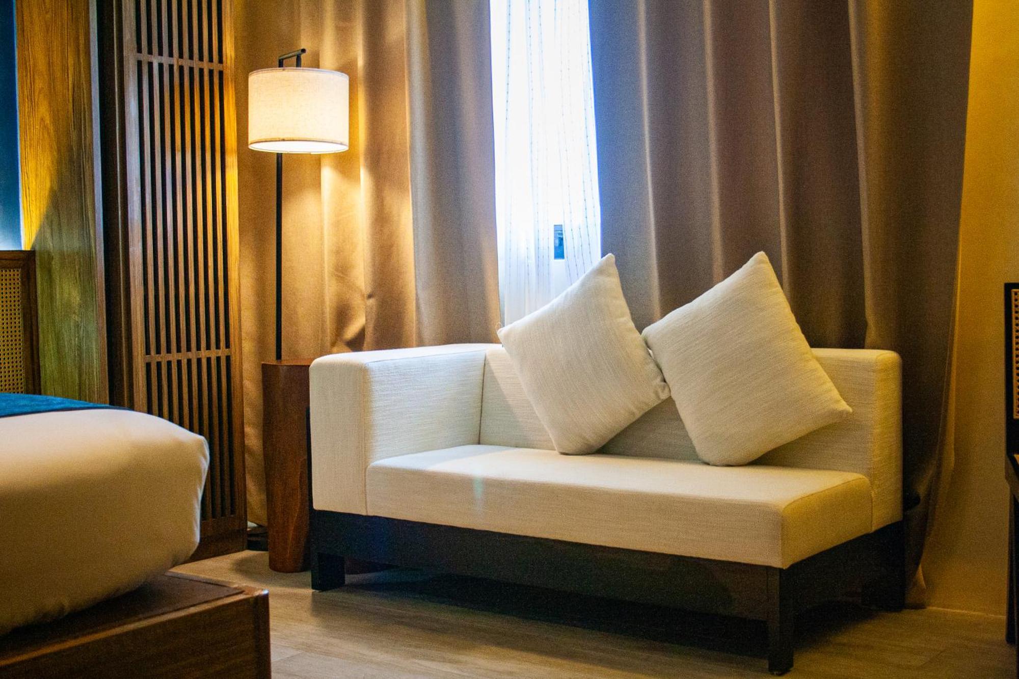 Elijah Hotel 다스마리냐스 외부 사진