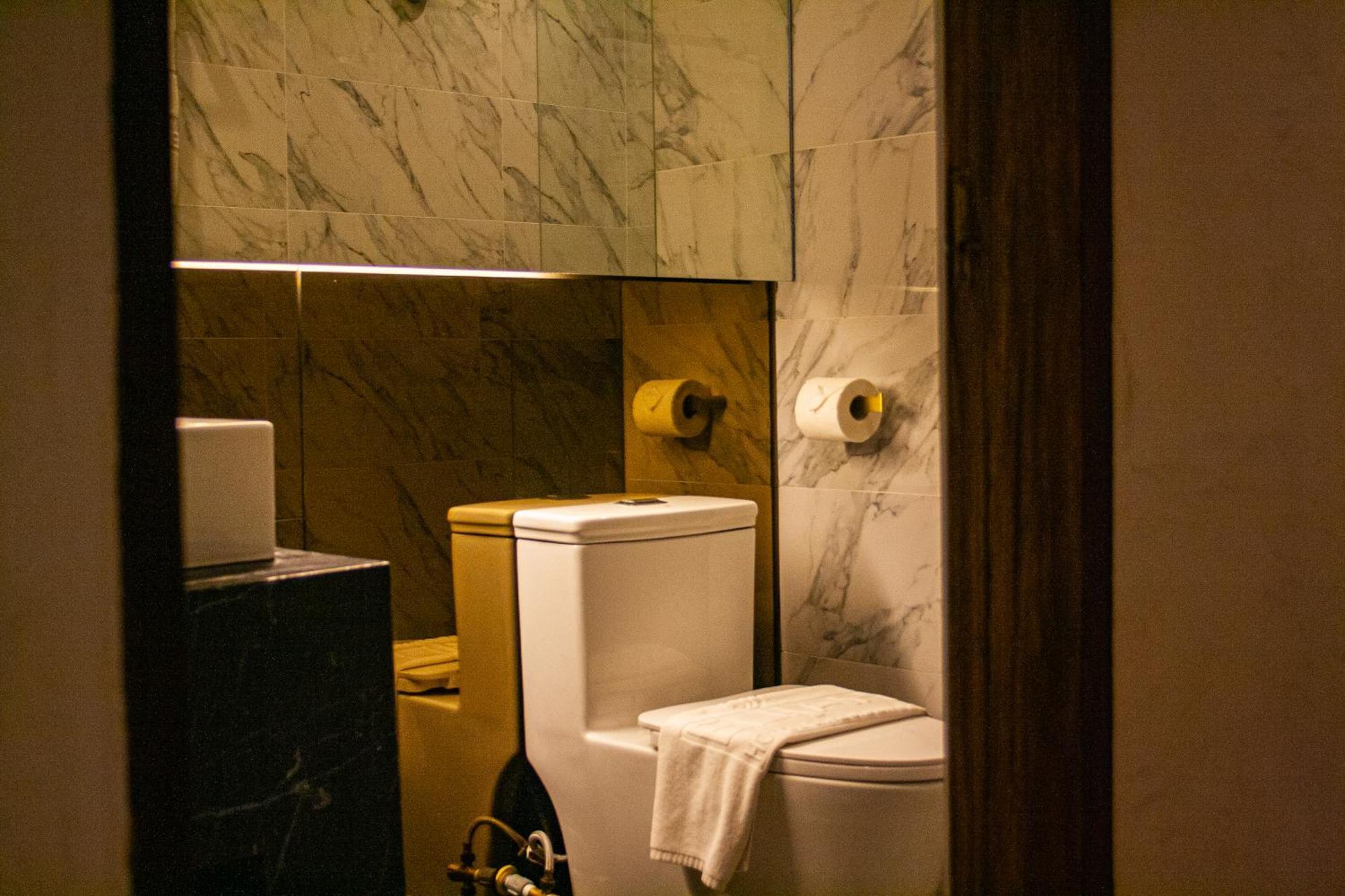 Elijah Hotel 다스마리냐스 외부 사진